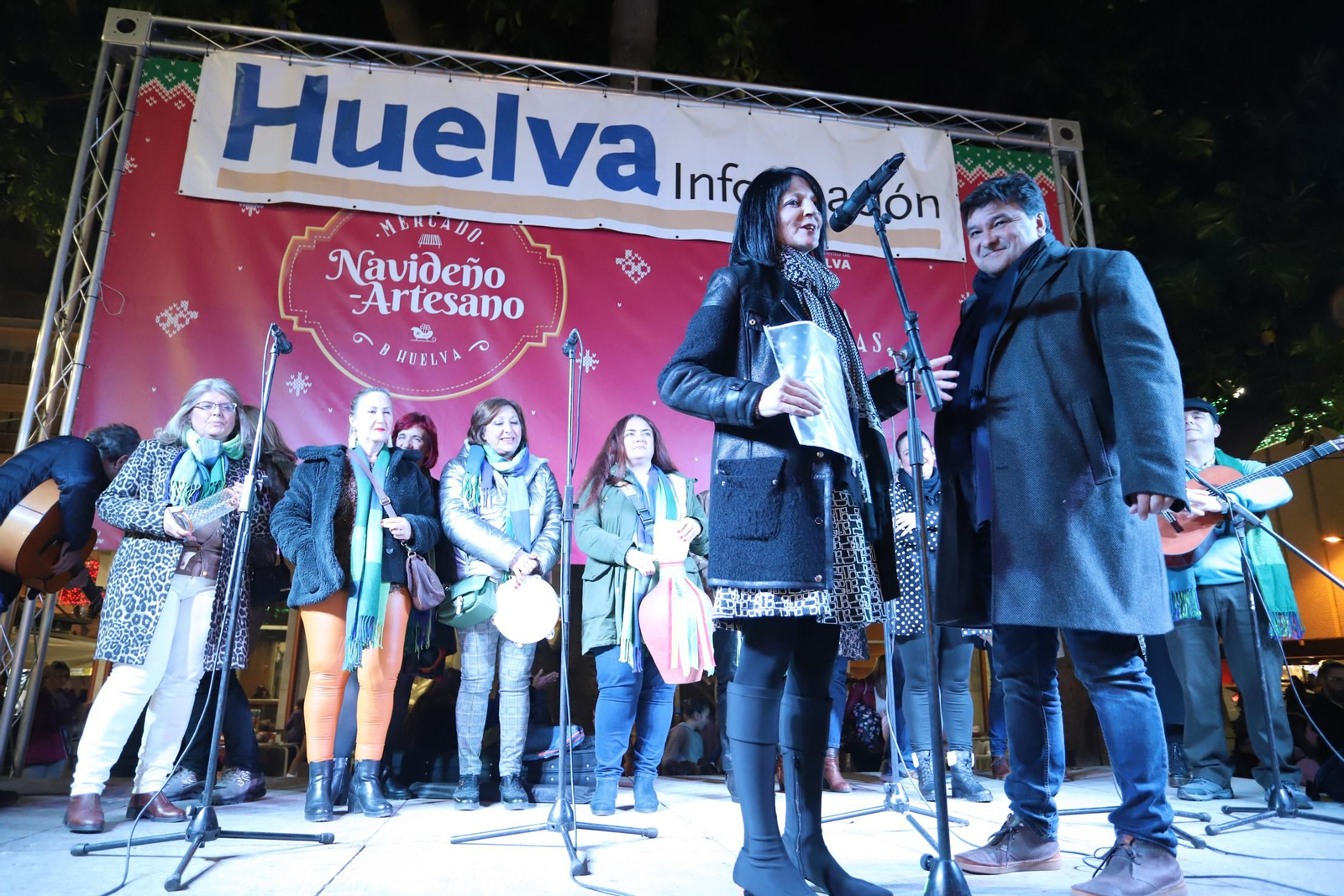 Imágenes del Cuentacuentos de Huelva Información con el alcalde Gabriel Cruz
