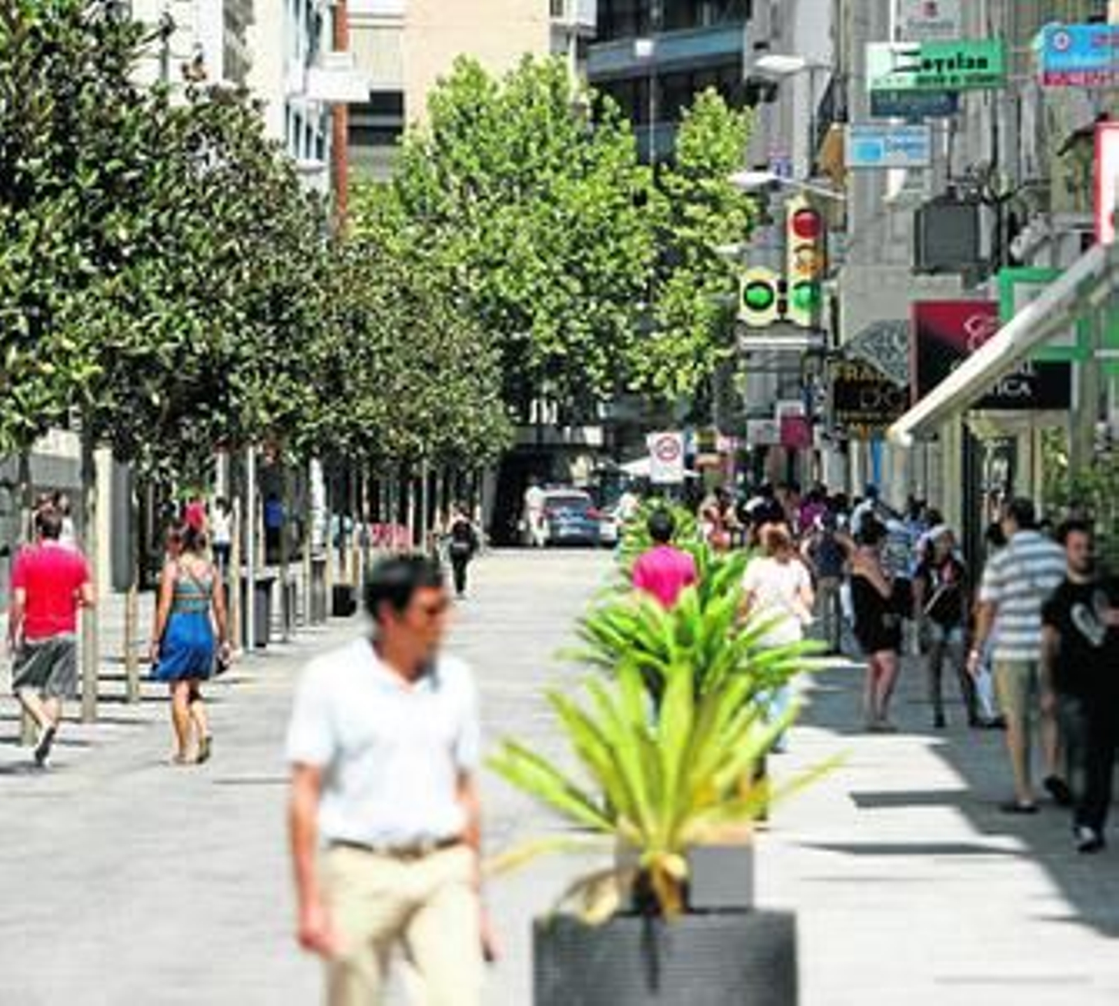 La calle Cruz Conde, apta sólo para los peatones desde el pasado mayo.