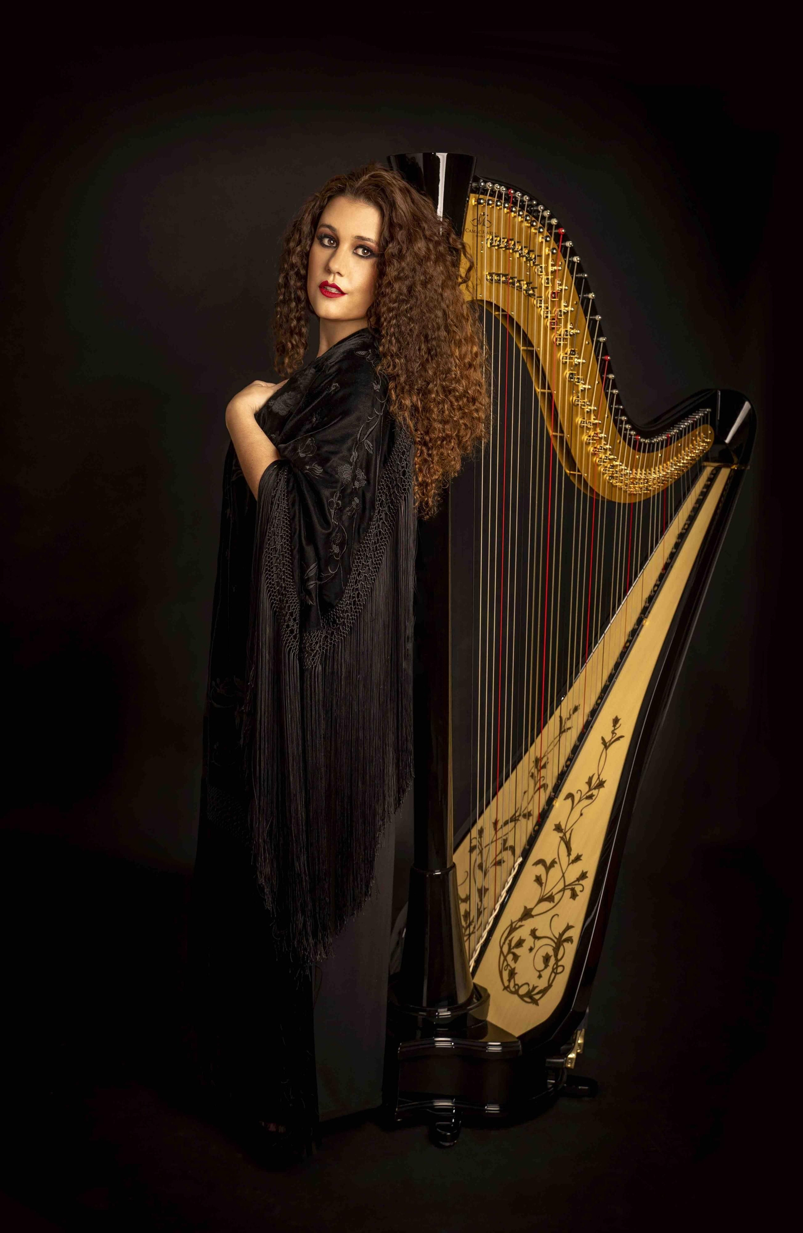 Ana Crismán, arpista jerezana. Ana Crismán, arpista jerezana.