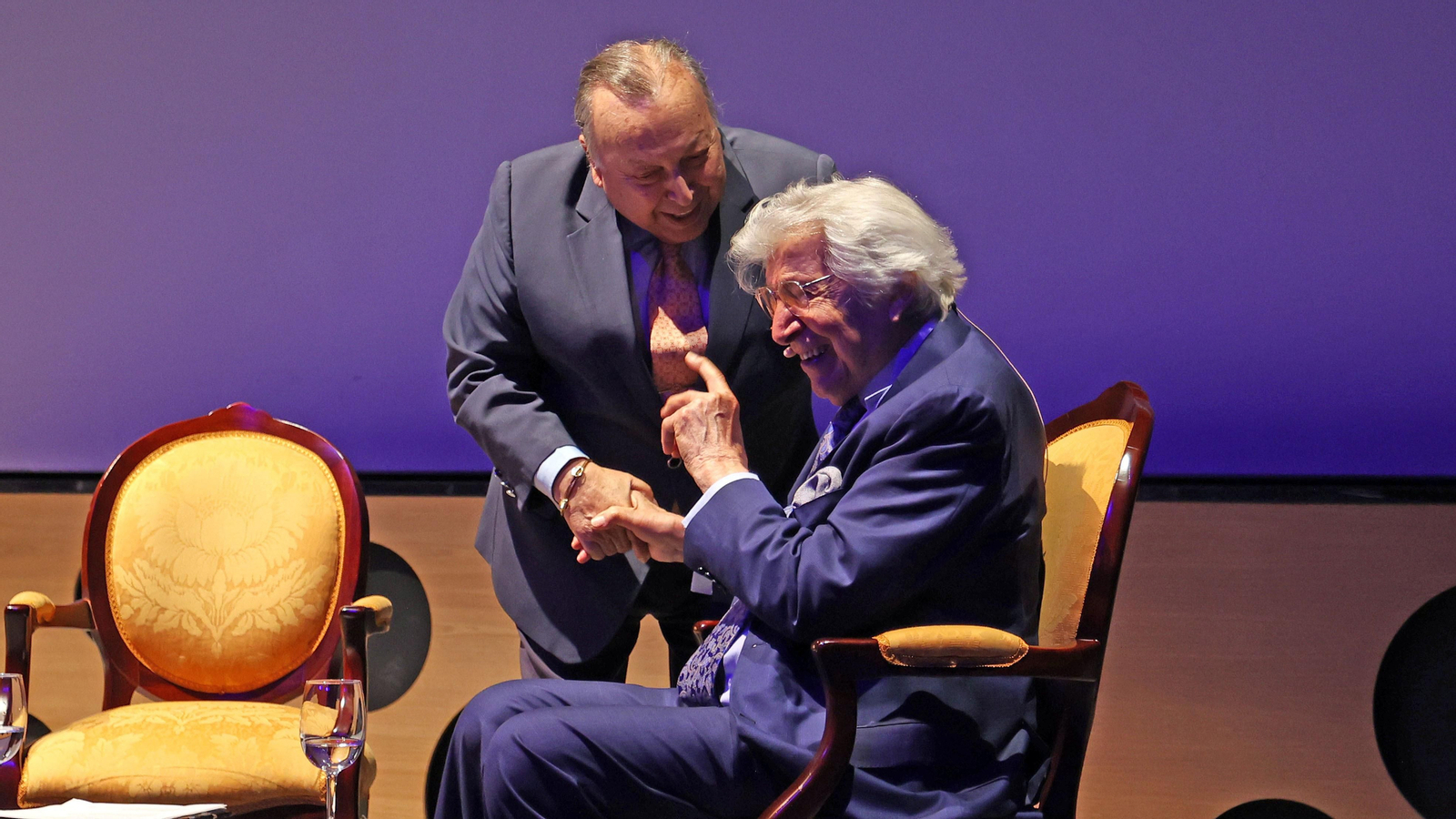 Manuel Alejandro recibe el premio Jerezano del Año del Rotary Club Jerez