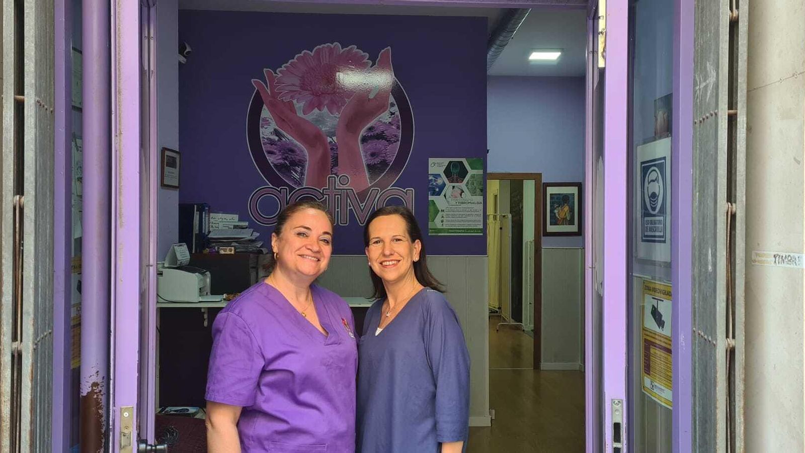 Mónica Camacho (izquieda) junto a Miriam Rivero (derecha).