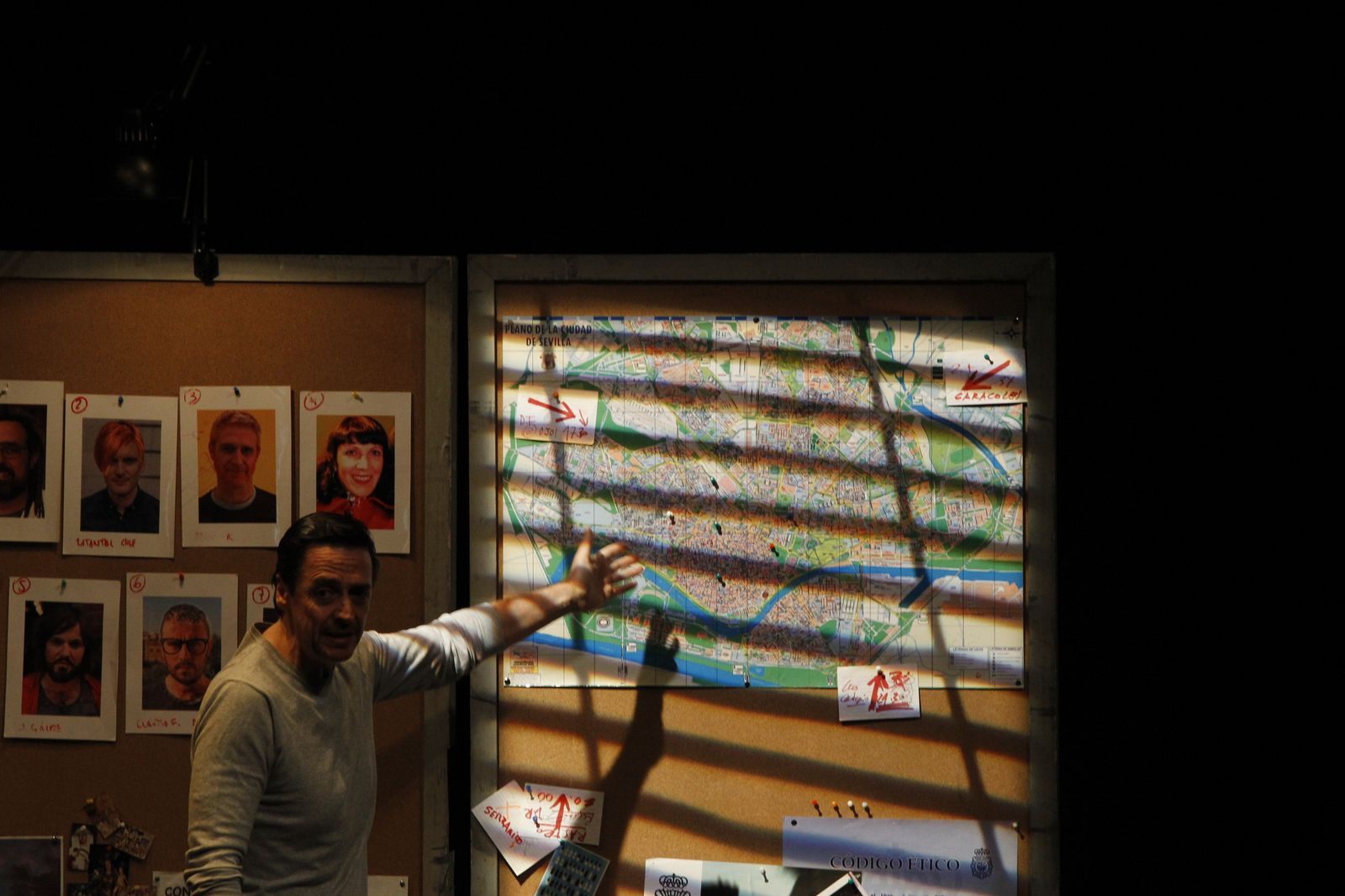 Fotogalería Festival de Teatro de El Ejido. Obra "El Asesino de la Regañá". Teatro Municipal de El Ejido