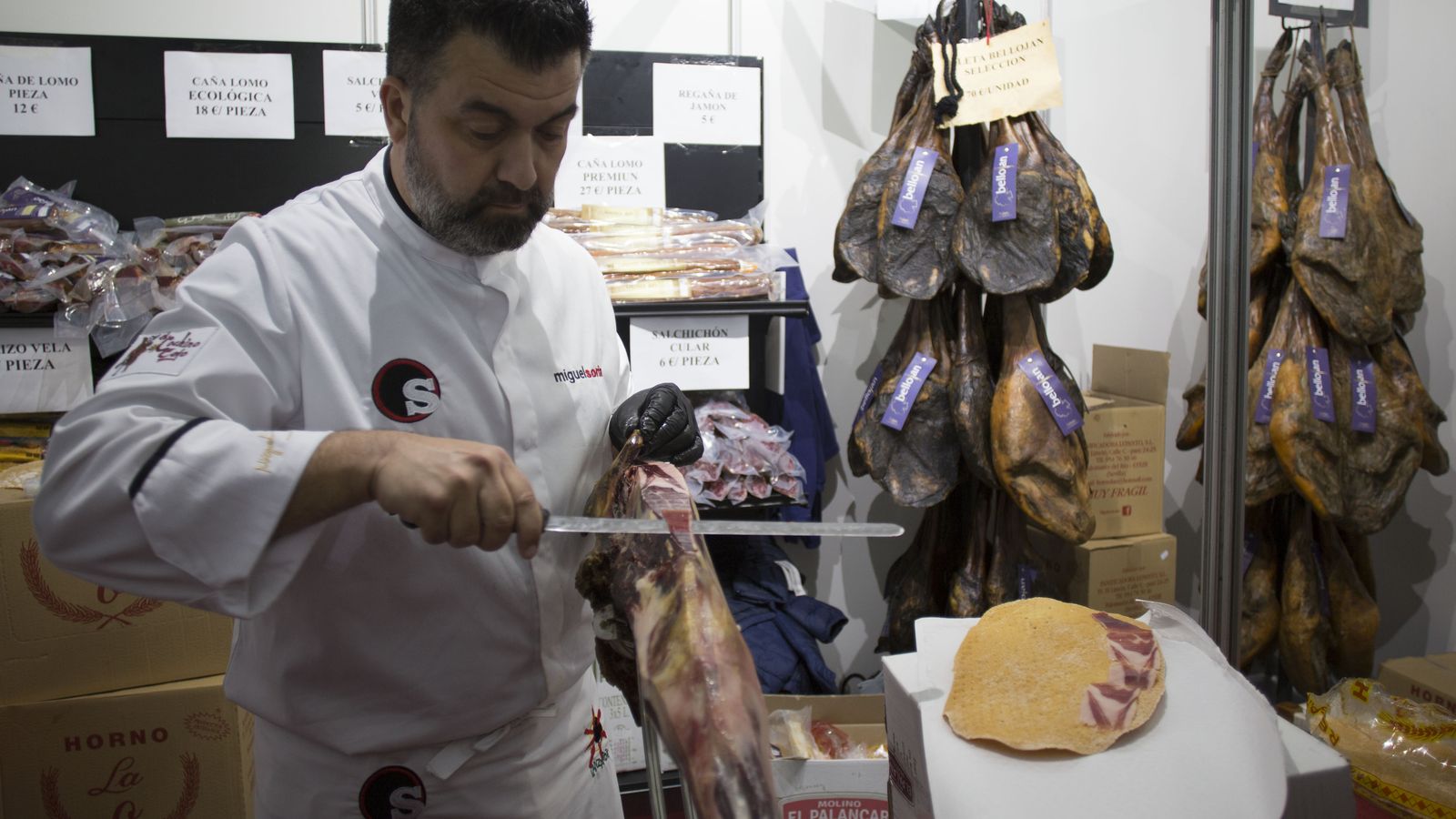 Corte de jamón en directo.