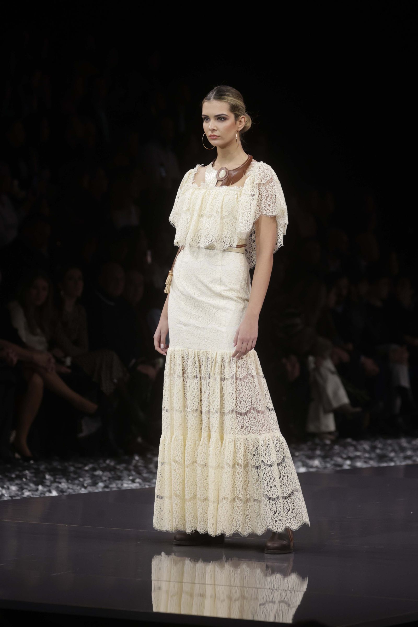 El desfile de Pilar Rubio en SIMOF 2023, todas las fotos