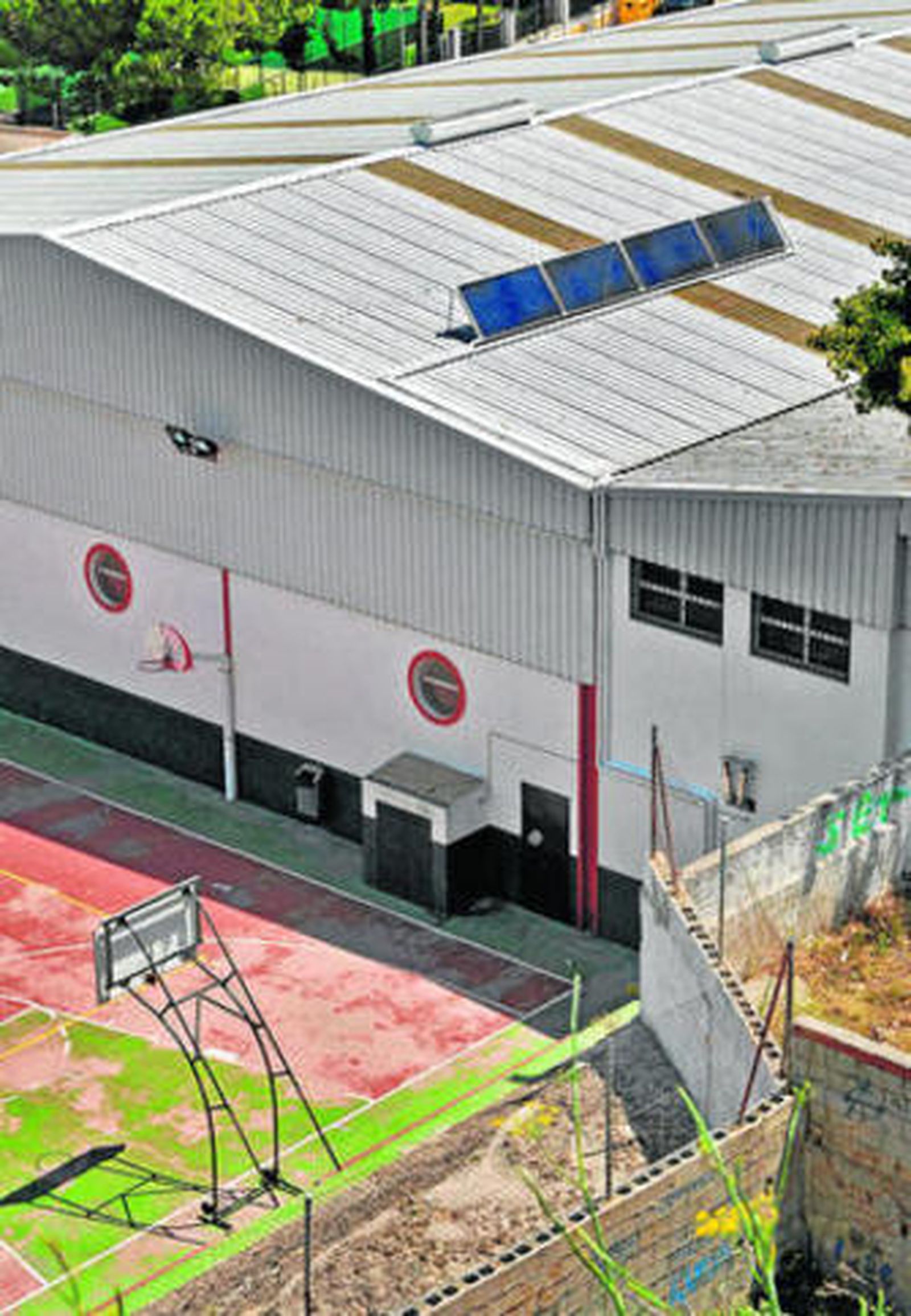 El polideportivo Santa Ana será objeto de la colocación de placas.