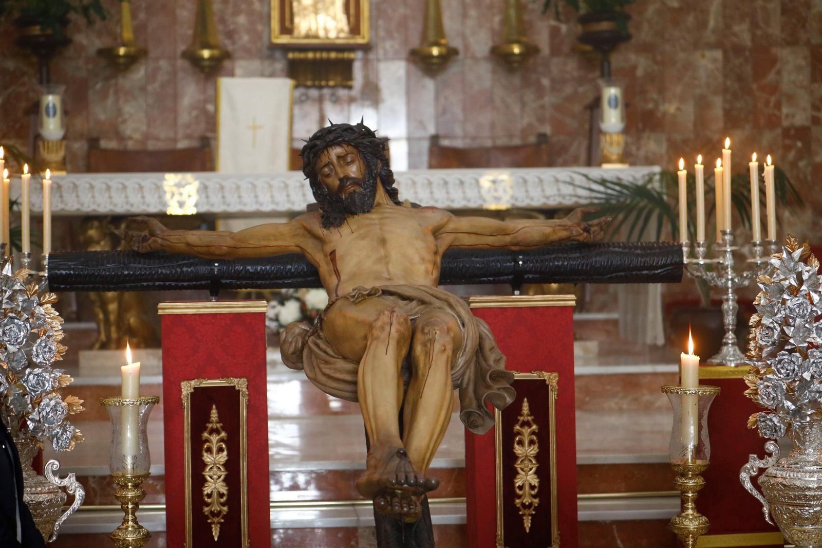 Las mejores fotos del besapiés al Cristo de la Confianza de Córdoba