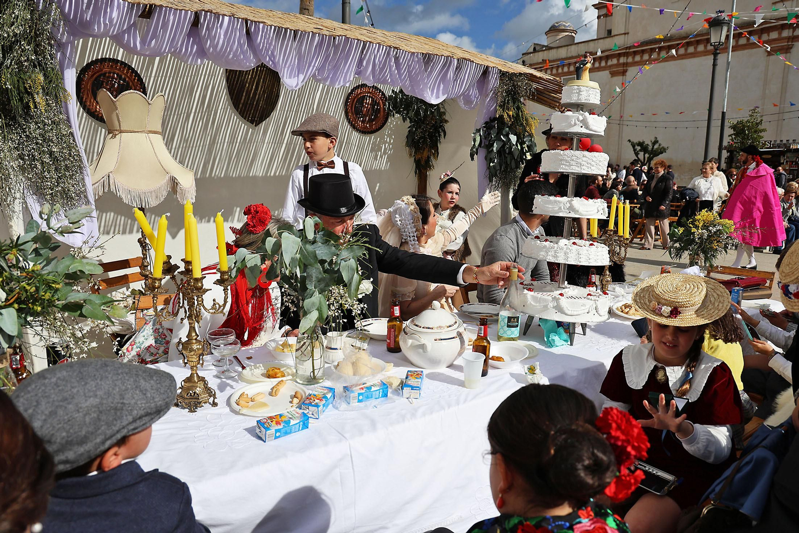 Imágenes del ambiente en la Feria de Época 1900 de Moguer
