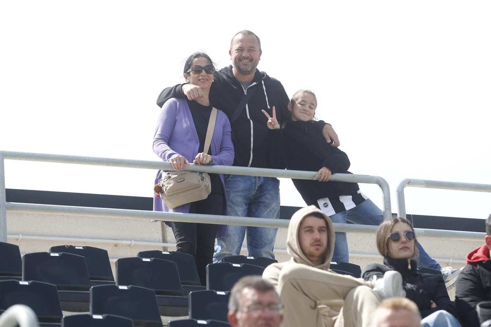 Búscate en el Ciudad de La Línea durante el Balona - Linares