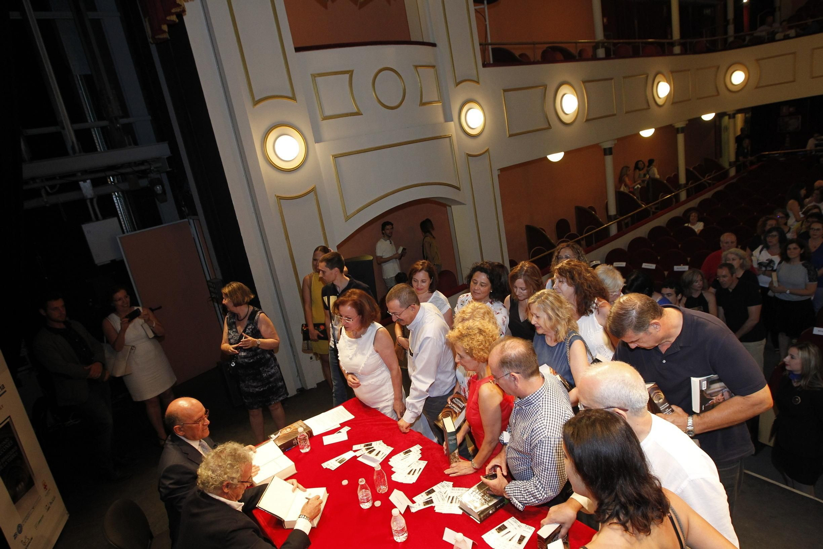 Sus lectores decidieron disfrutar del autor en primera persona.