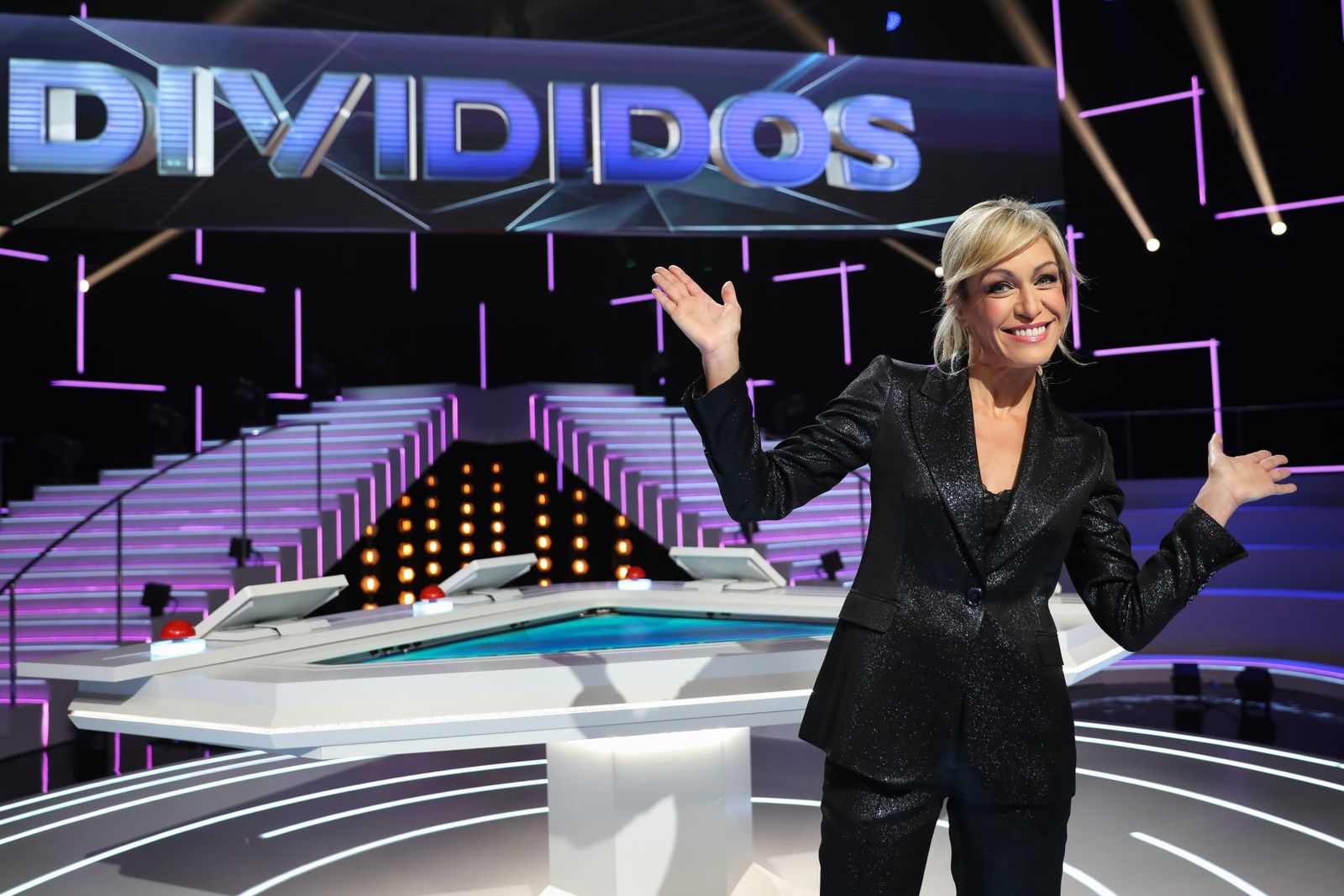 Luján Argüelles en el plató de 'Divididos'