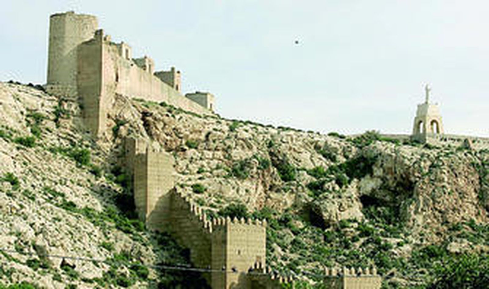 La muralla de Jairá conforma uno de los límites del futuro.