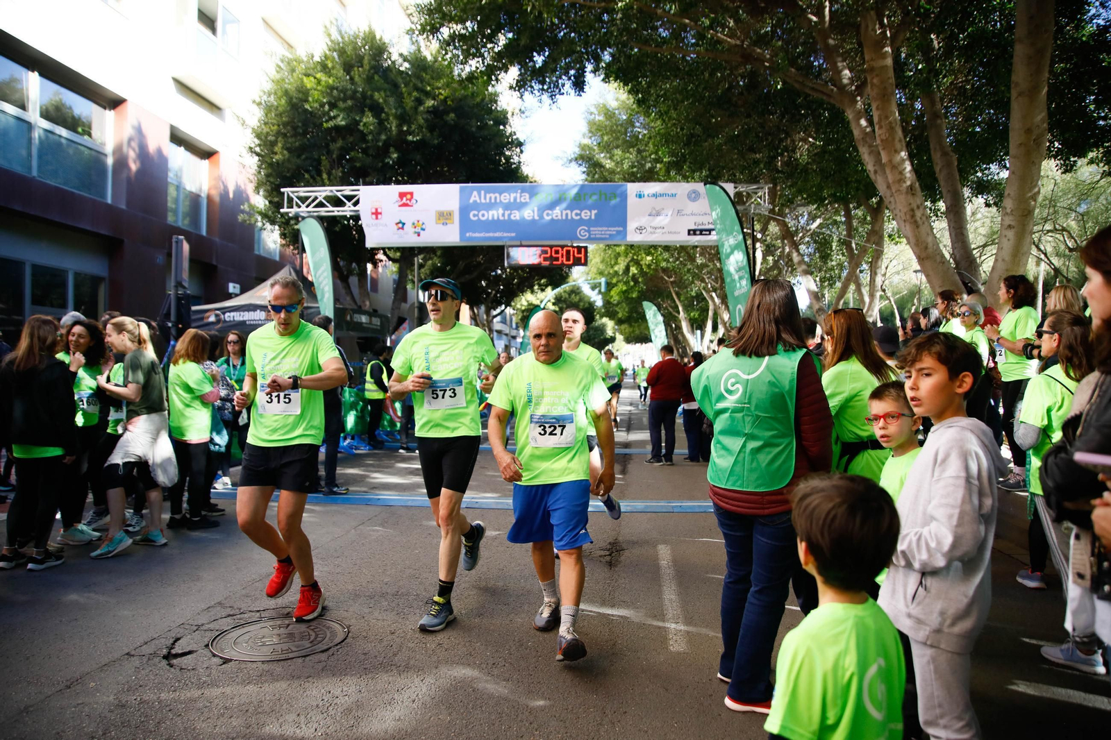 Imágenes de la Carrera contra el Cáncer de Almería