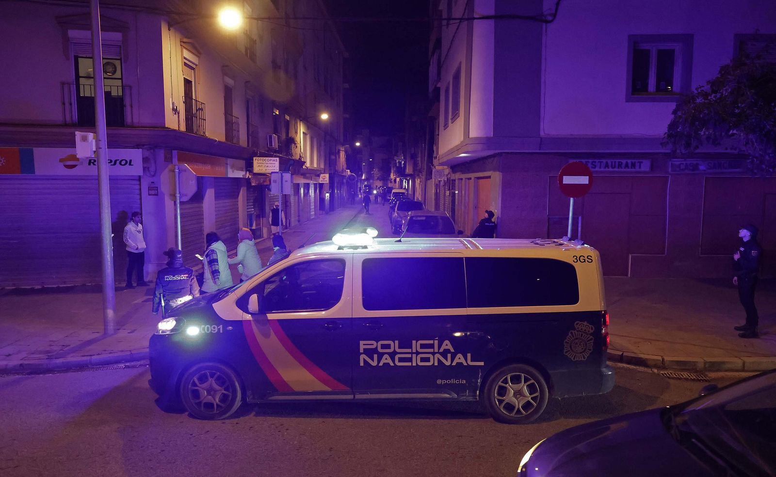 Fotos del despliegue de la Policía Nacional en el barrio de La Caridad de Algeciras