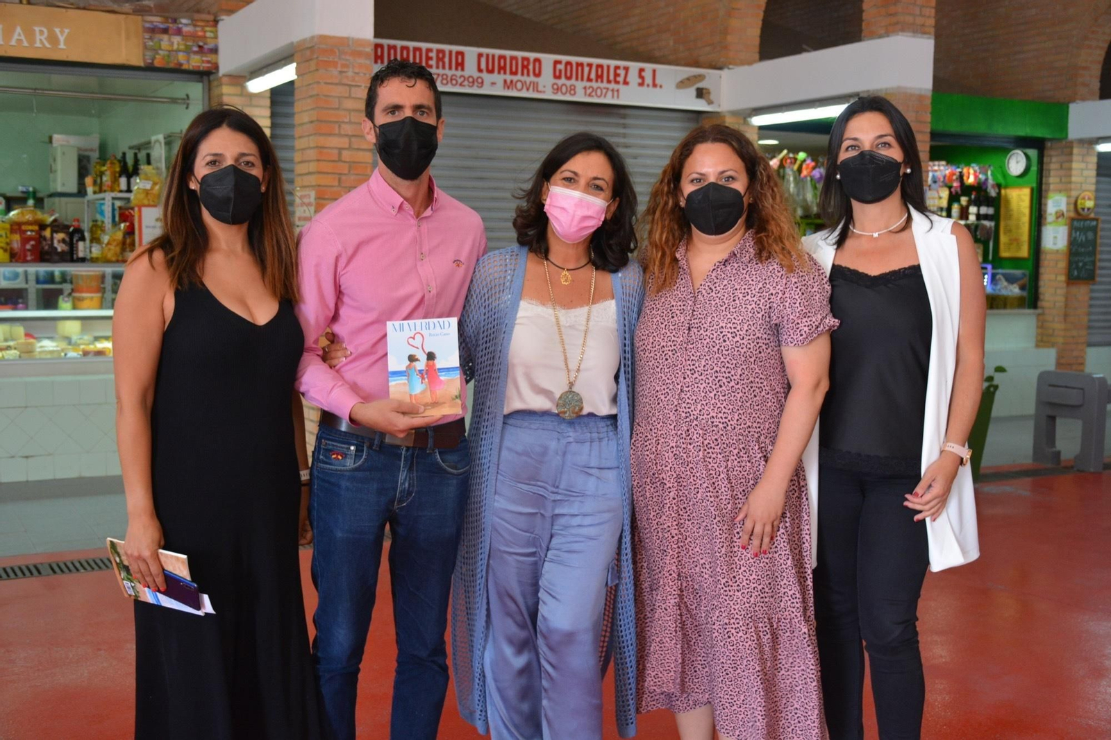 Participantes en la presentación del libro de la linense Rocío Cano.