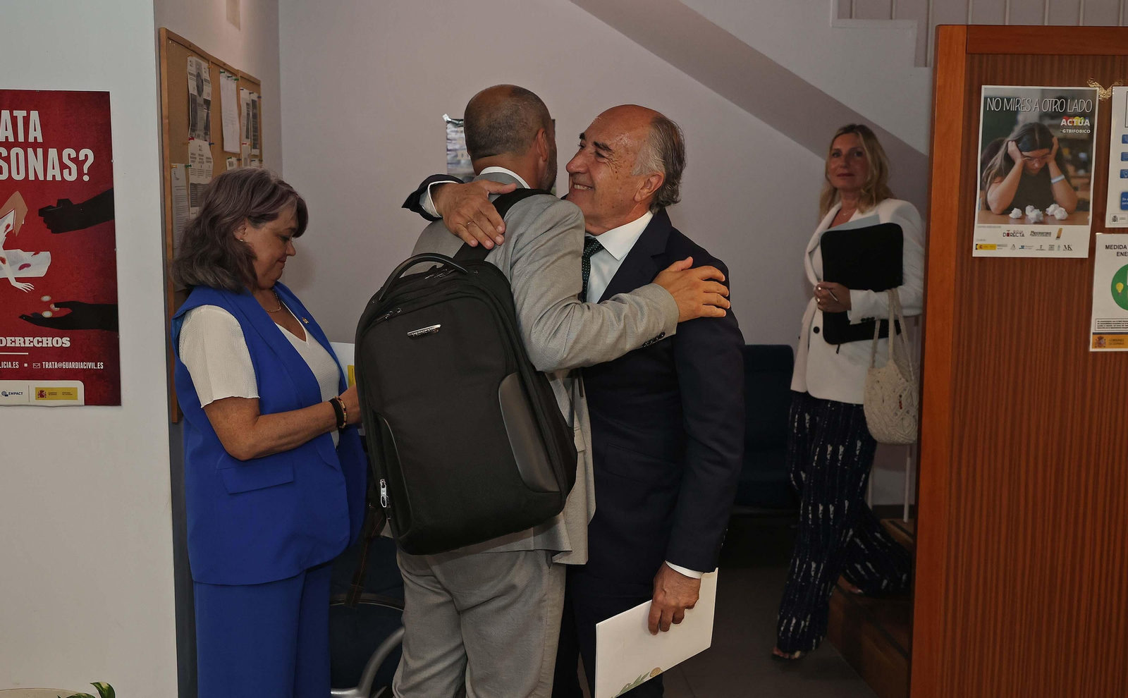 La reunión sobre el Brexit entre los alcaldes de la comarca y el ministro de Exteriores José Manuel Albares, en imágenes