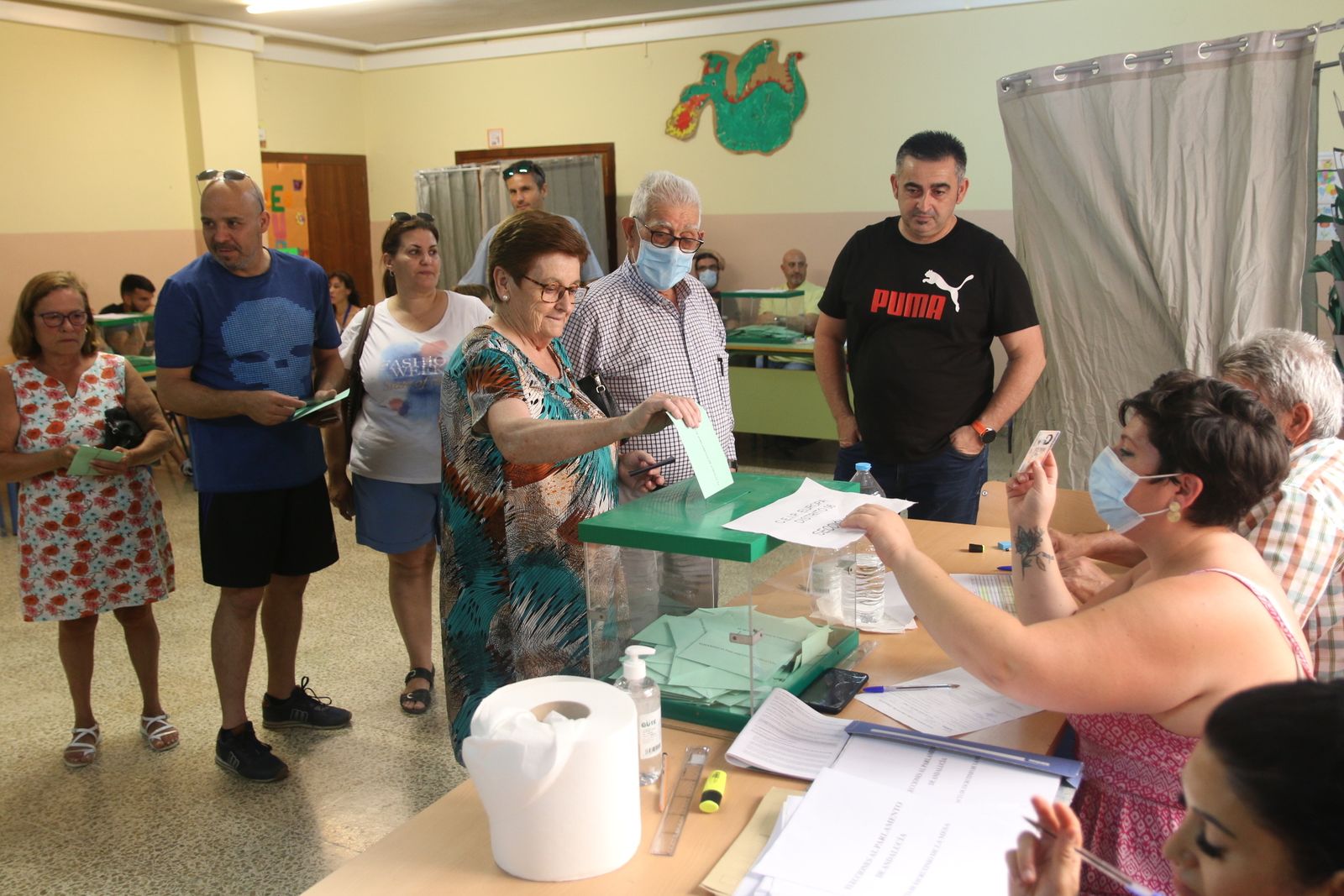 Imágenes de la votaciones en Almería al parlamento andaluz