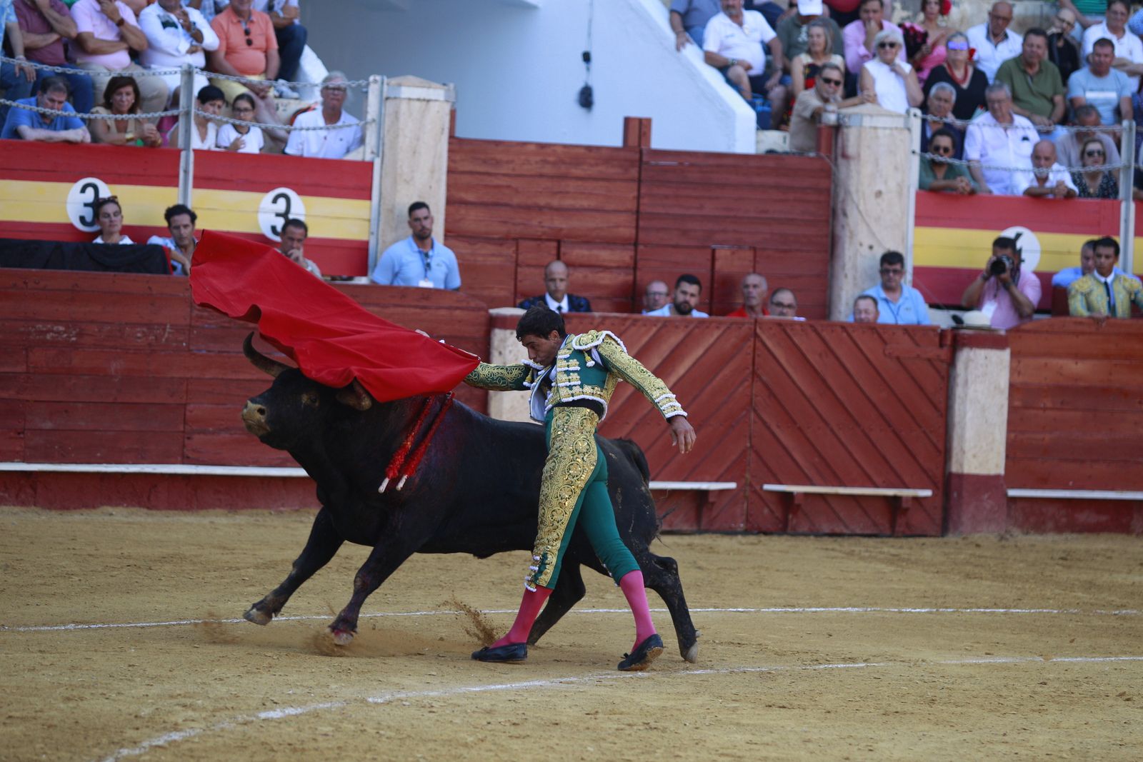 Imágenes de la corrida de toros del jueves en la Feria de Almería 2024
