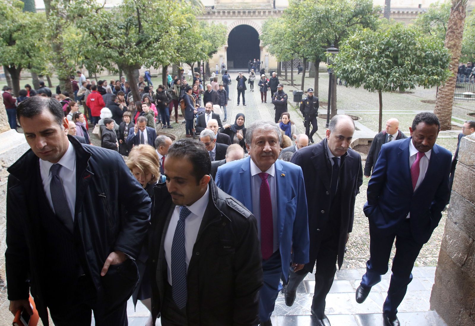 La visita de los embajadores de los países árabes al X aniversario de la casa árabe