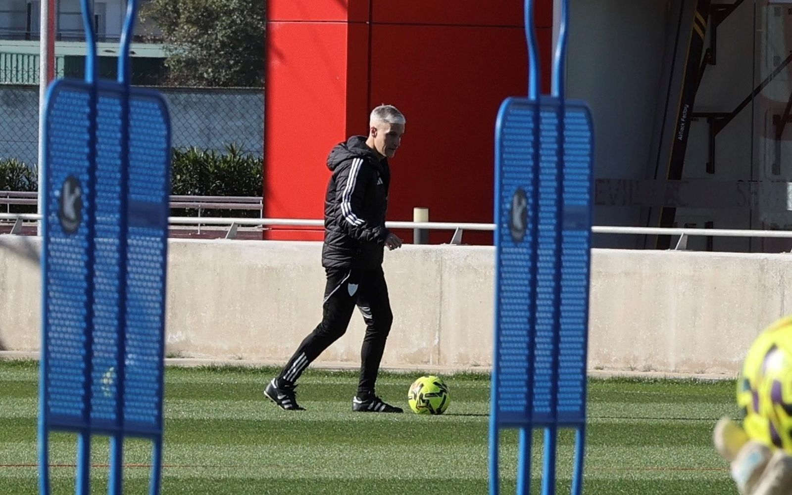 Javi Martínez, segundo entrenador del Sevilla.