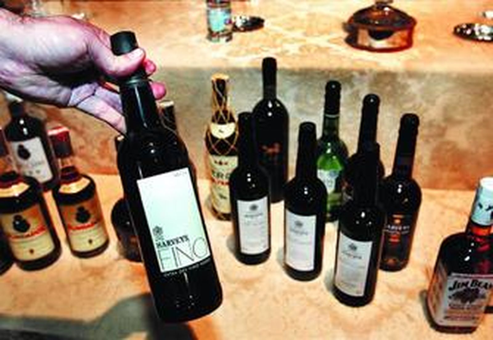 Parte del catálogo de Beam Global, con la marca Fundador.