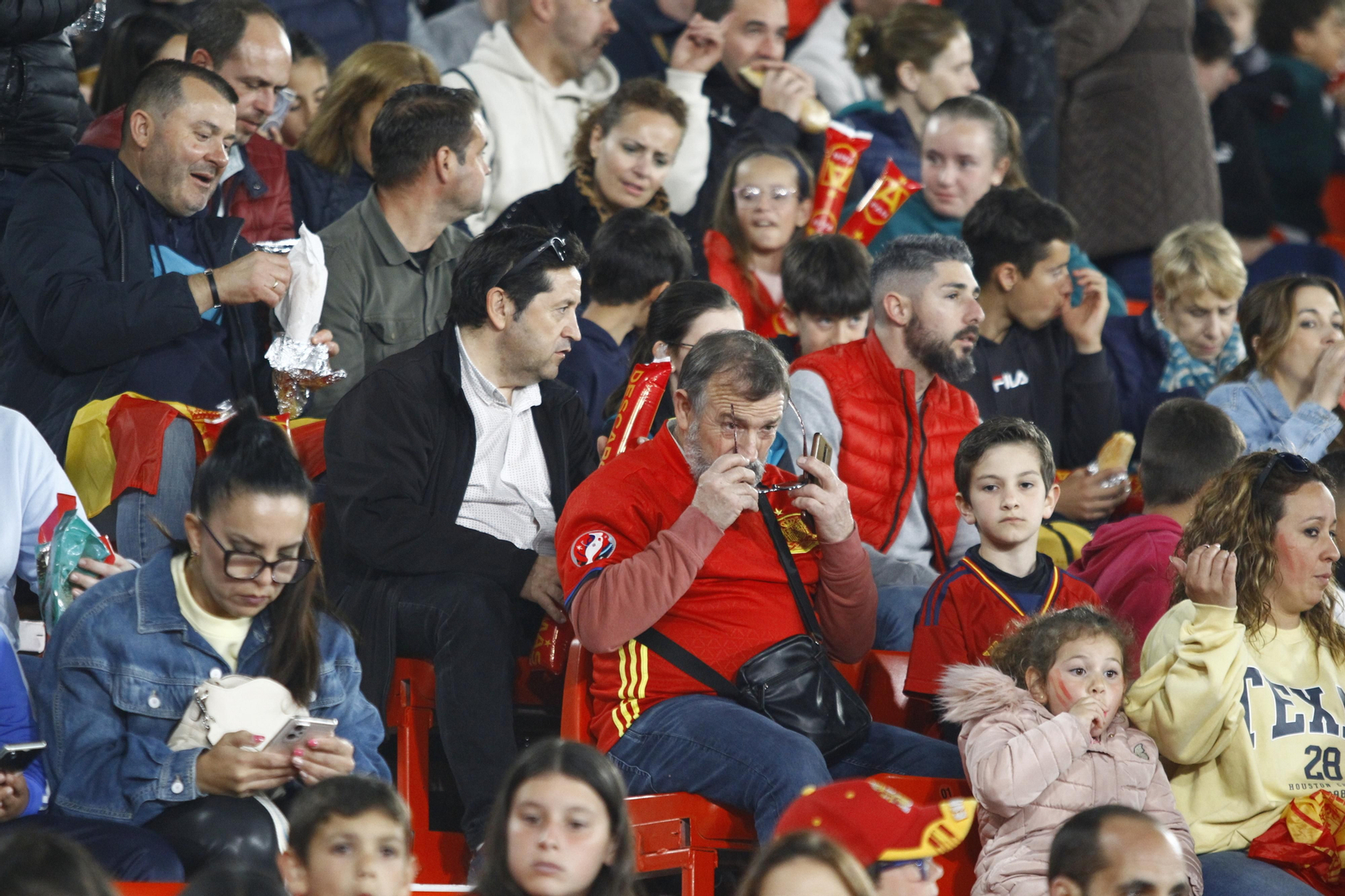 Imágenes del partido de fútbol amistoso entre las selecciones de España y Suiza Sub 21, disputado en Almería