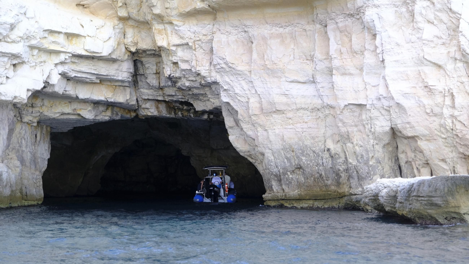 Una jornada con el servicio marítimo de la Policía Local de Níjar, en imágenes