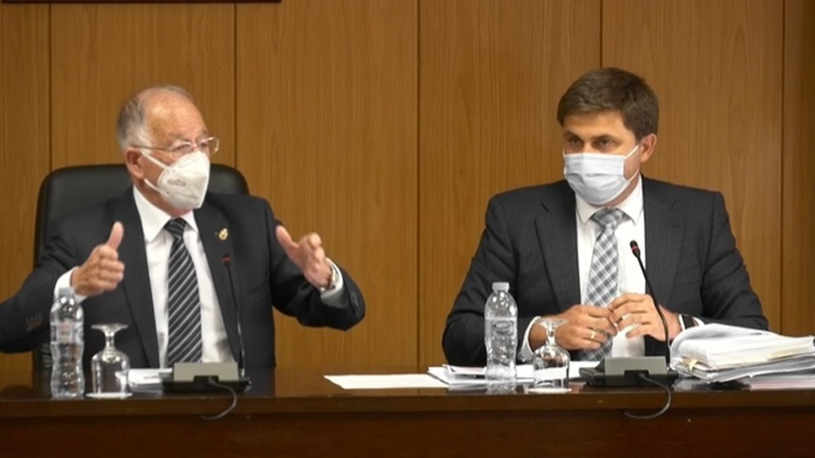 Gabriel Amat y José Juan Rodríguez, portavoz del PP.