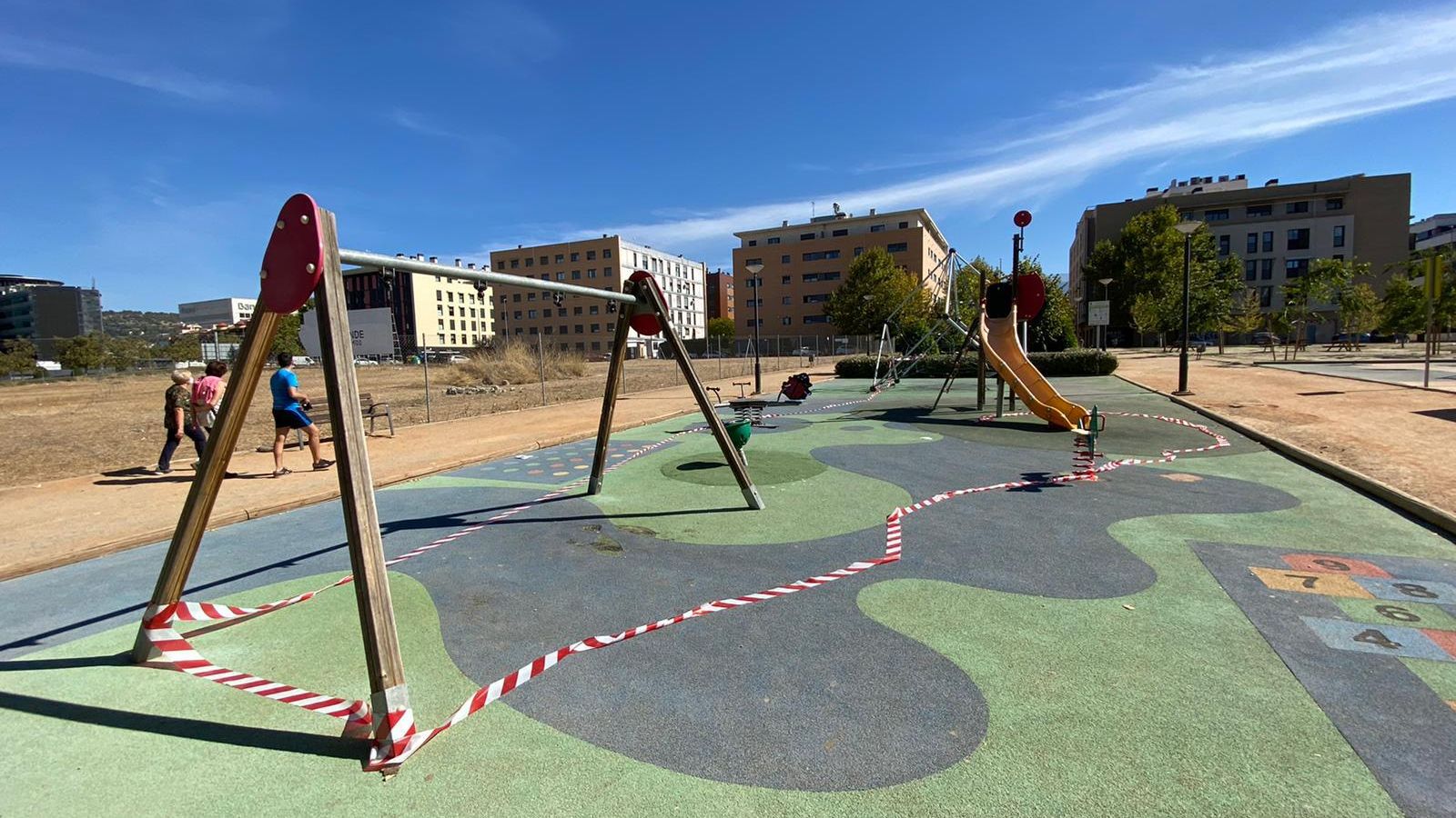 Sin sillines para balancearse en el Tico Medina