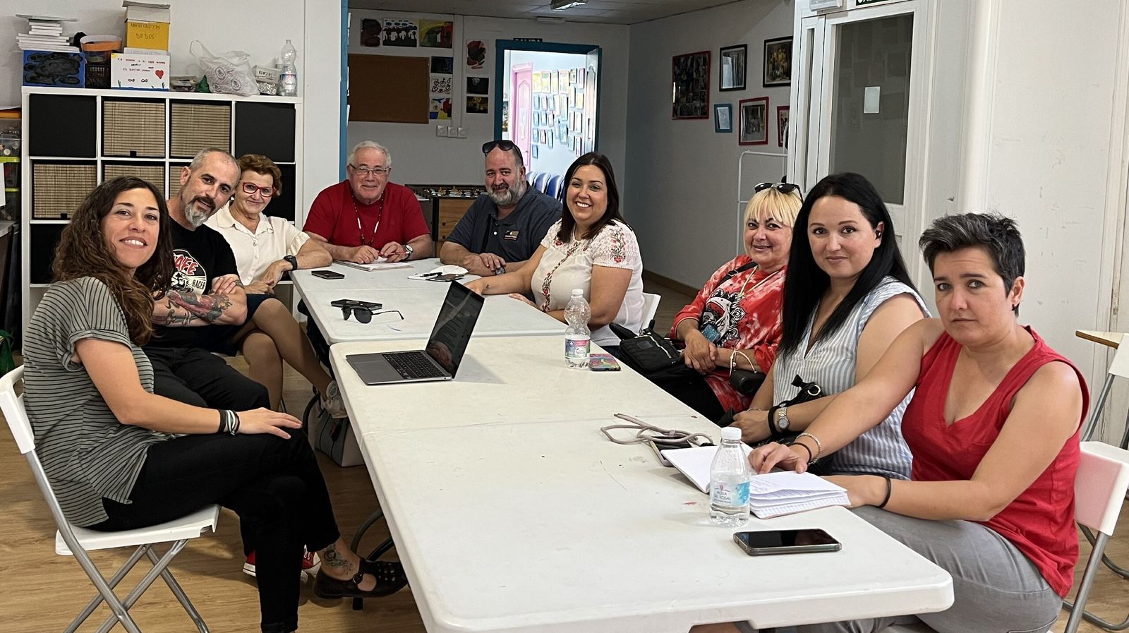 Los representantes de Adelante Andalucía con los colectivos de sanidad.