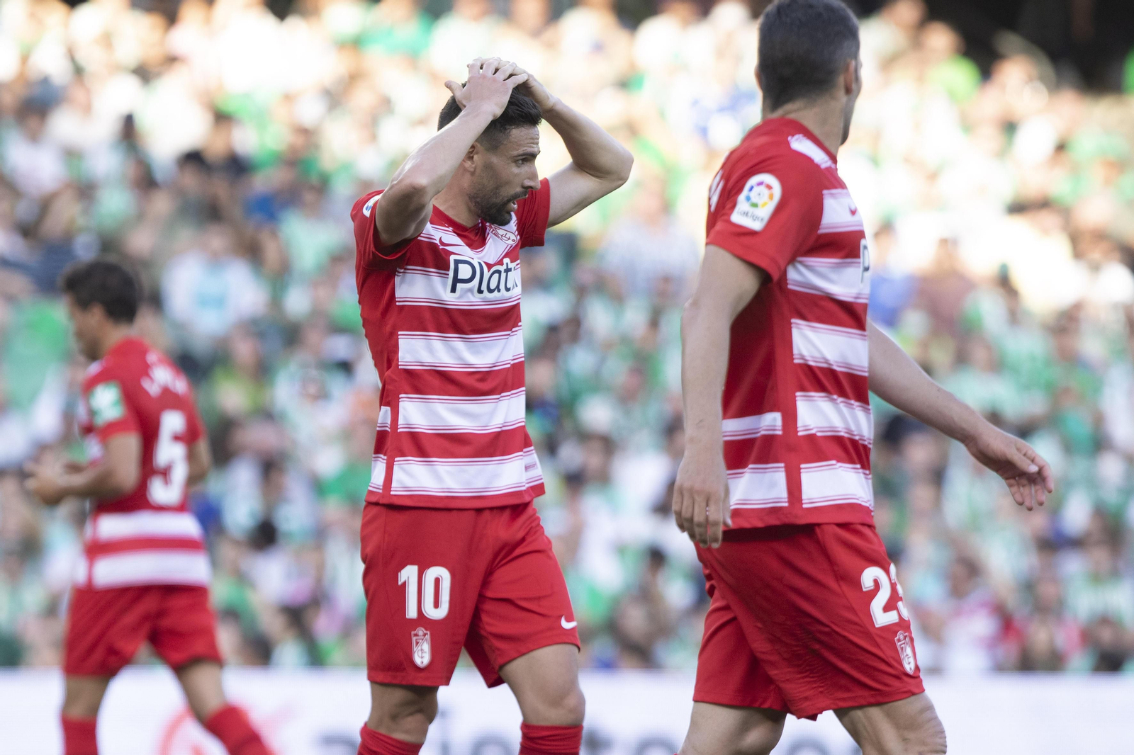 Antonio Puertas se lamenta de una ocasión perdida.