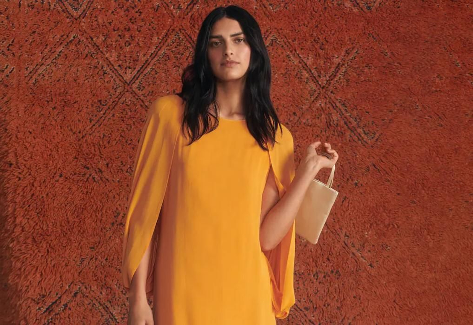 Mango Outlet tiene los vestidos para ser la invitada perfecta por menos de 50 euros.