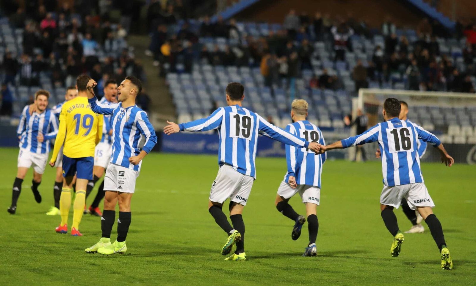 El Decano celebra el primer gol del partido