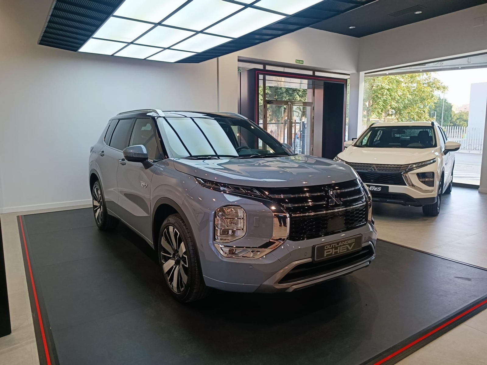 Nuevo Outlander PHEV de Mitsubishi en Almería.