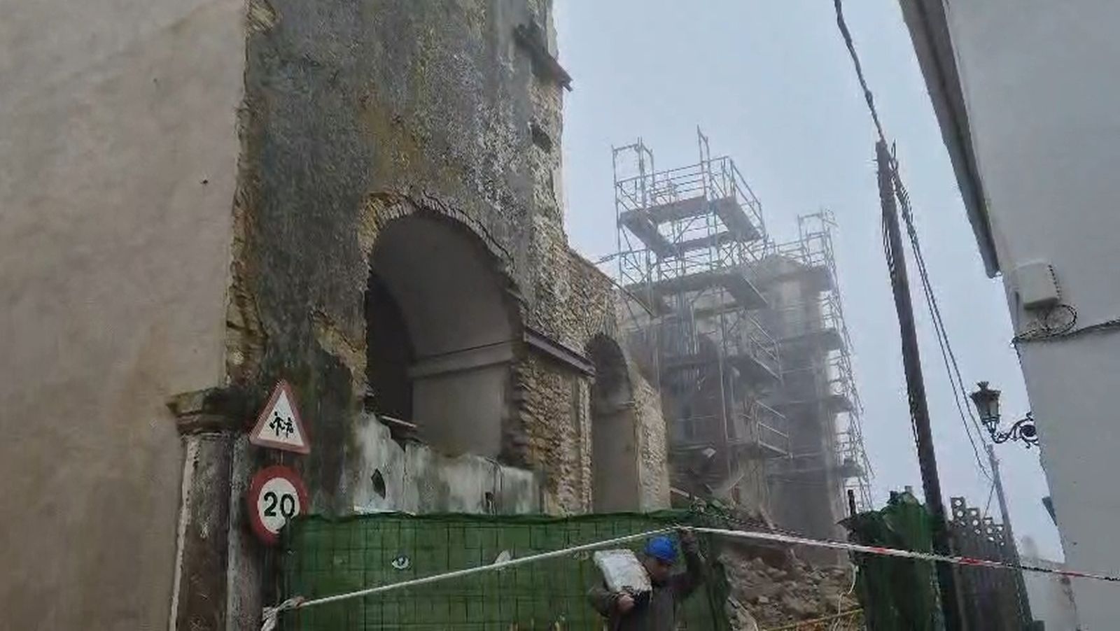 Susto en Medina Sidonia por la caída de una pilastra en una iglesia