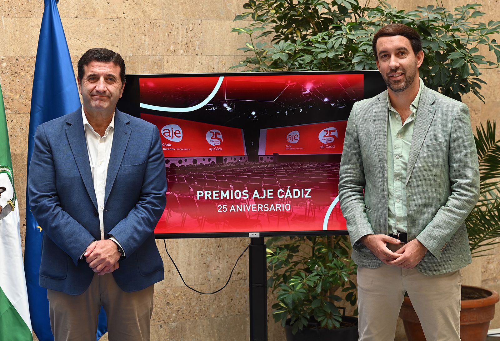 José Ignacio Martinez y Juan Antonio Parra, en la presentación de los Premios AJE Cádiz 2025.
