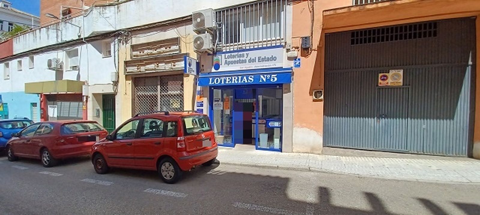 Administración de Lotería de Linares en la que se vendió el premio.
