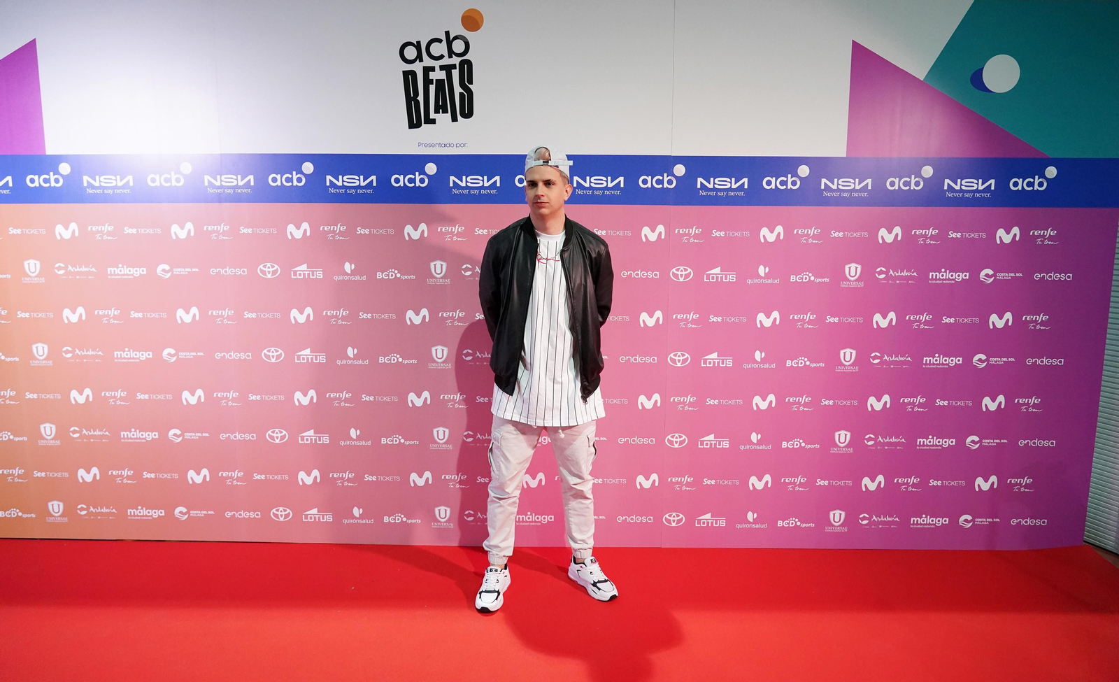 La alfombra roja del concierto de Lola Índigo que abre la Copa del Rey de Málaga