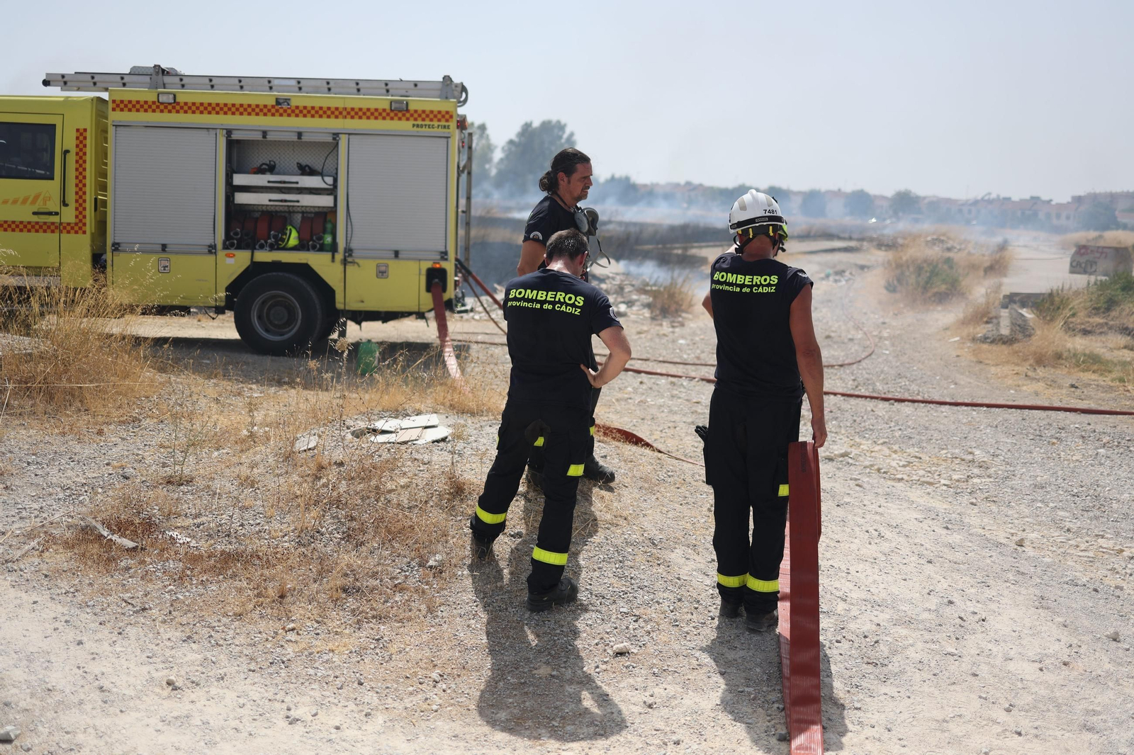 Efectivos del Cuerpo de bomberos, en el lugar del incendio.