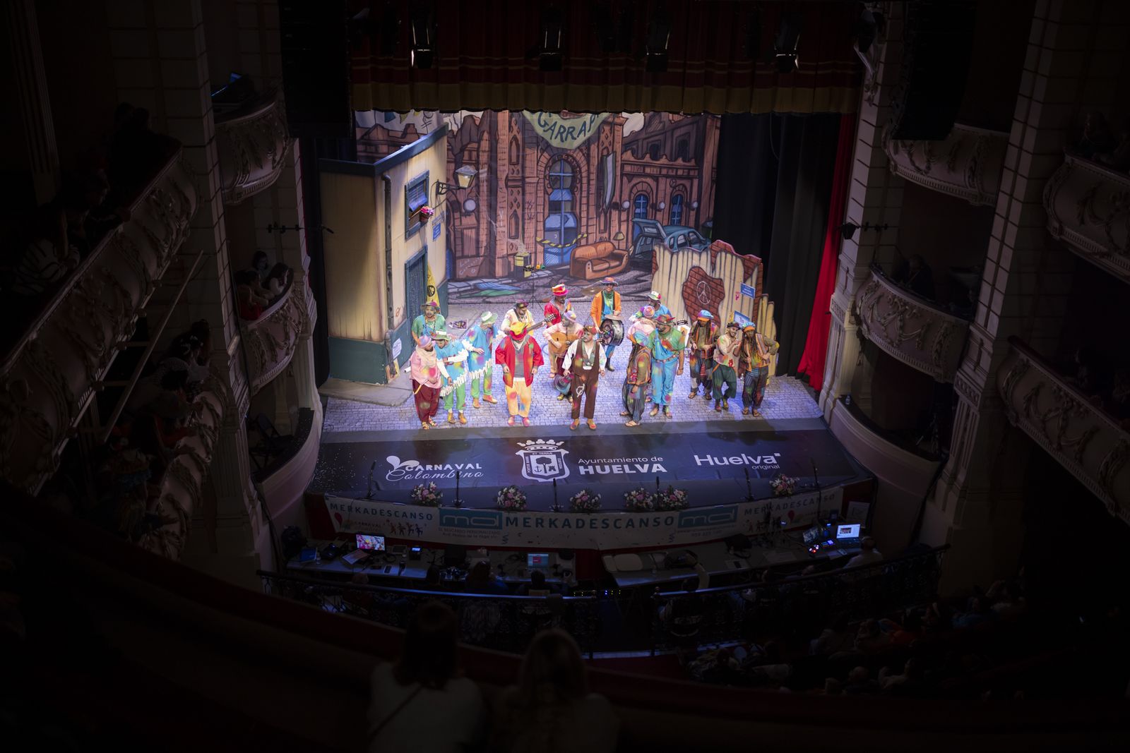 Imágenes de la actuación de la comparsa de Huelva "Los garrapatas" en el Carnaval Colombino