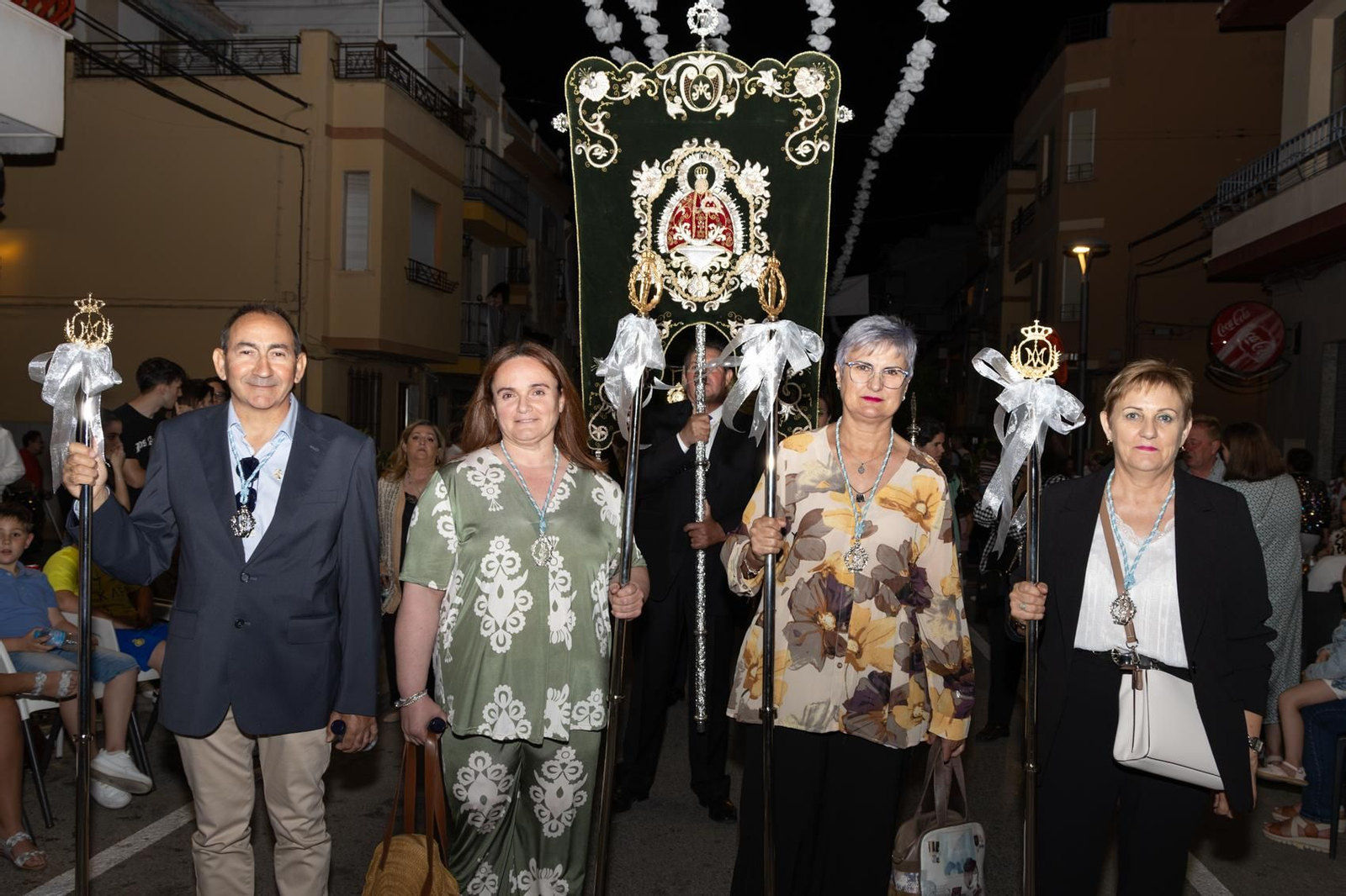 Santa Ana, patrona de Torredelcampo, recibe el bastón de mando como Alcaldesa Perpetua.