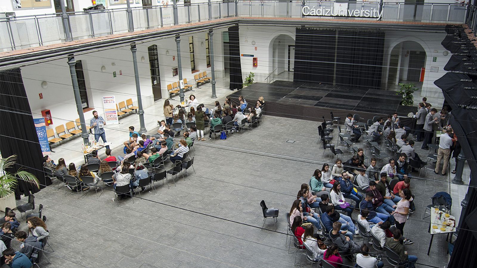 Café con Ciencia en Cádiz