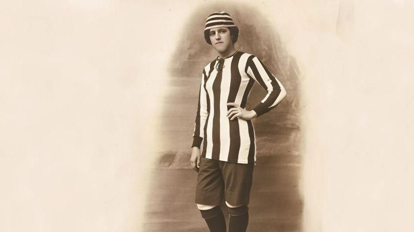 Nita Carmona, la primera futbolista profesional en España, ya cuenta con una calle en Málaga