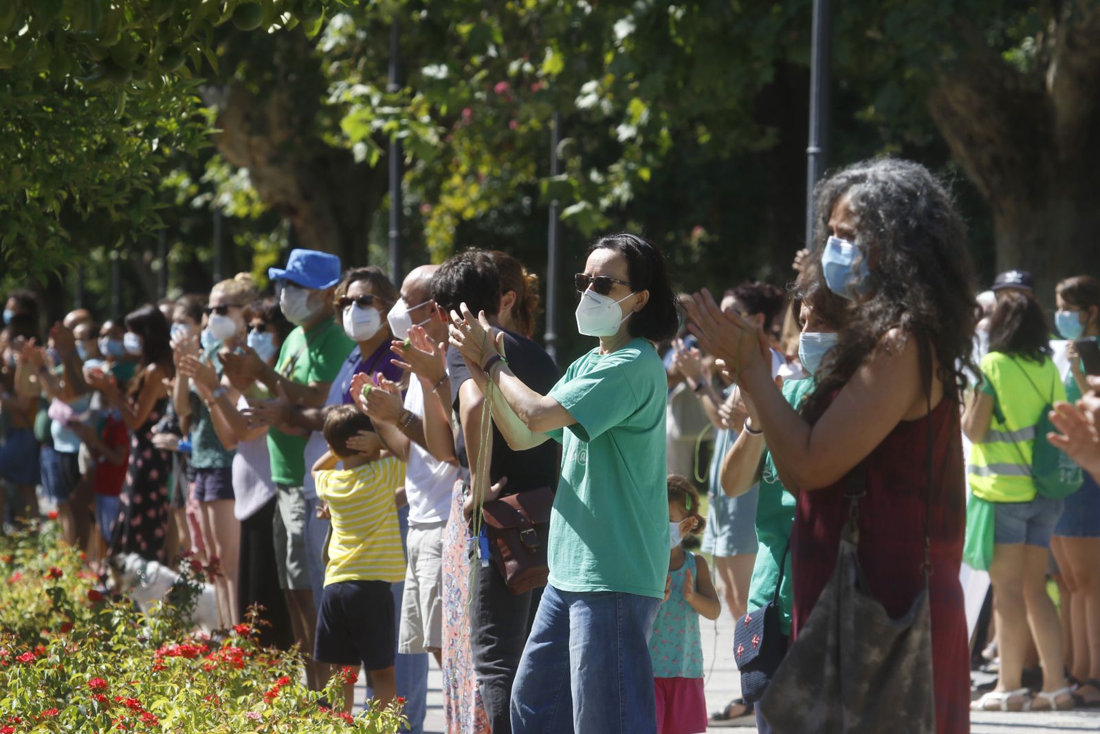 La caravana por una vuelta al cole segura en Córdoba, en fotos
