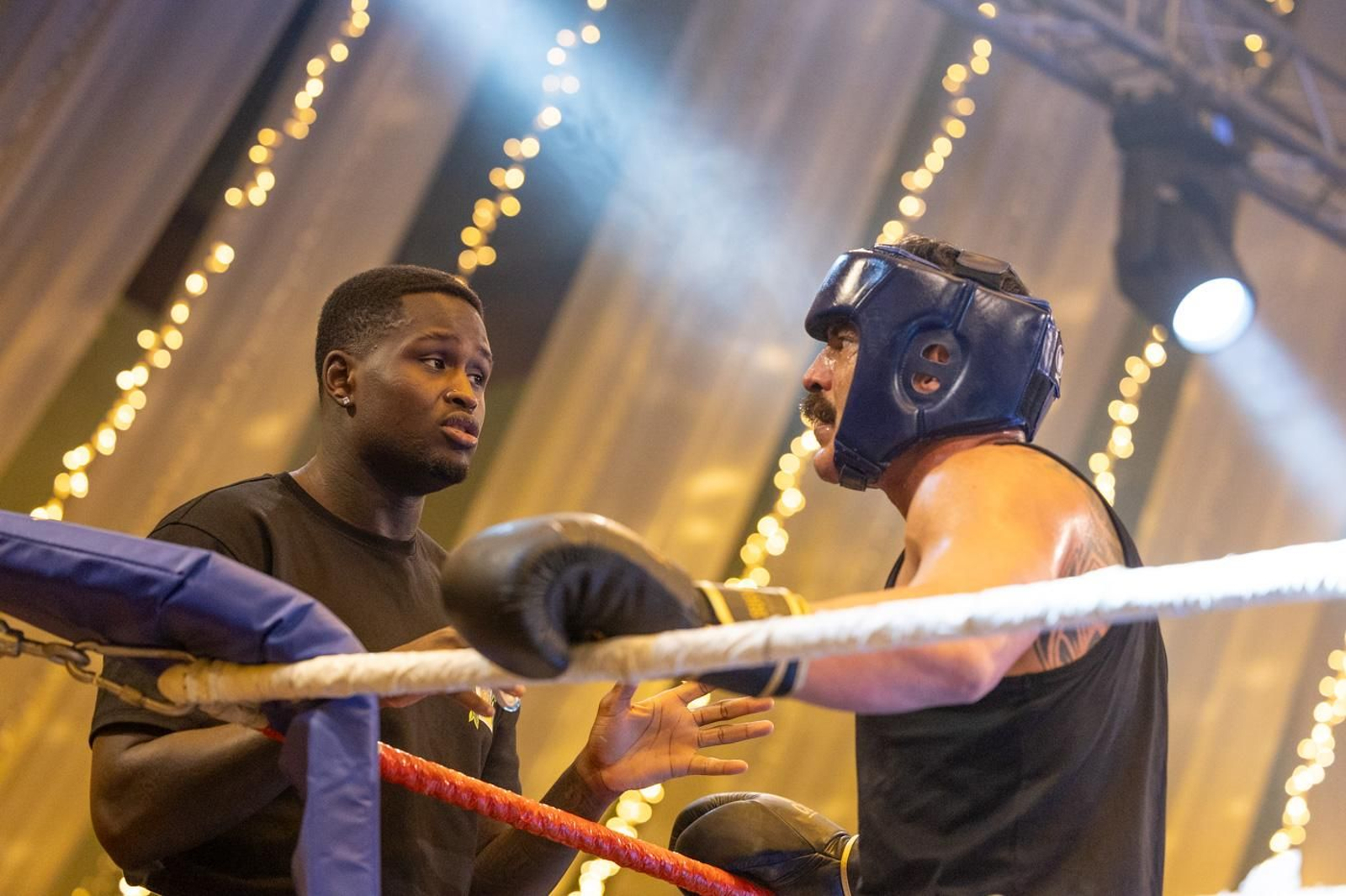 El boxeo solidario de la VI velada White Collar Boxing cautiva al público de Jaén