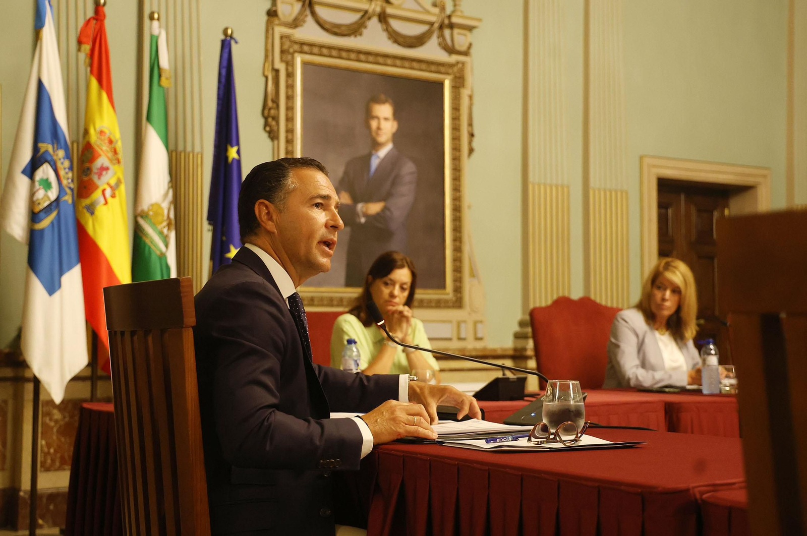 Imágenes del pleno extraordinario celebrado en el Ayuntamiento de Huelva