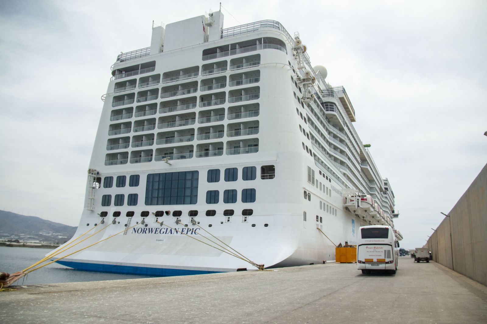 El Puerto de Motril recibe el mayor buque de su historia, en imágenes