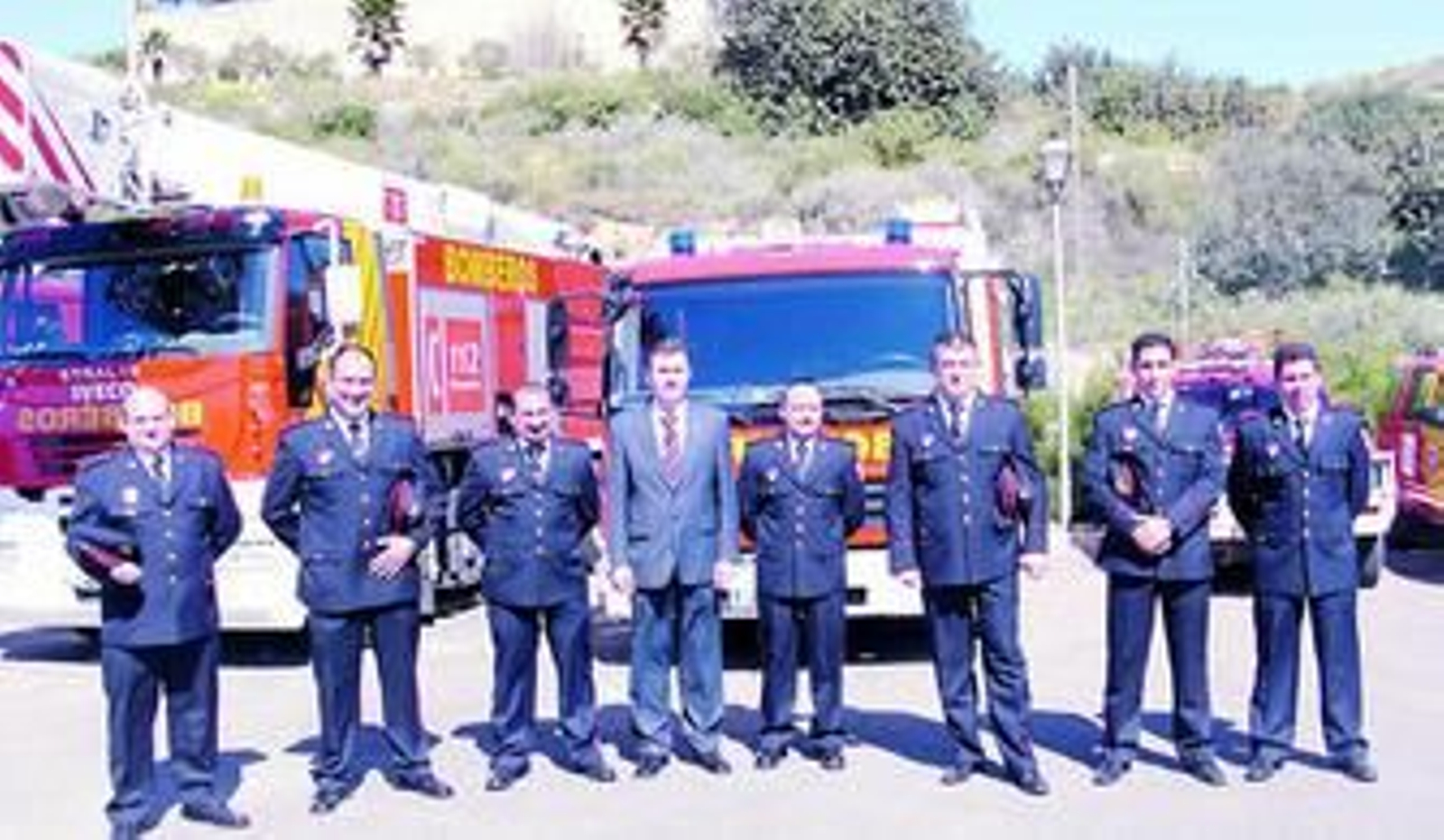 El presidente del consorcio de bomberos del Levante junto a los principales responsables.