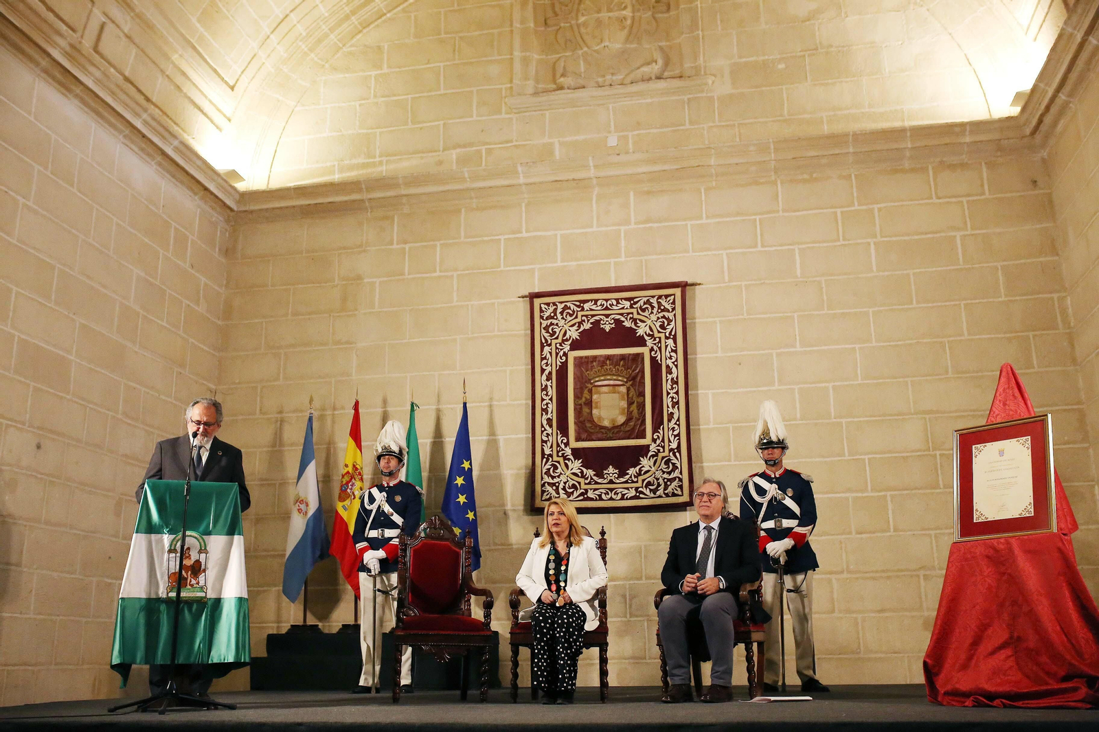 Imágenes de la entrega del II Premio Andalucía a Luis Bononato