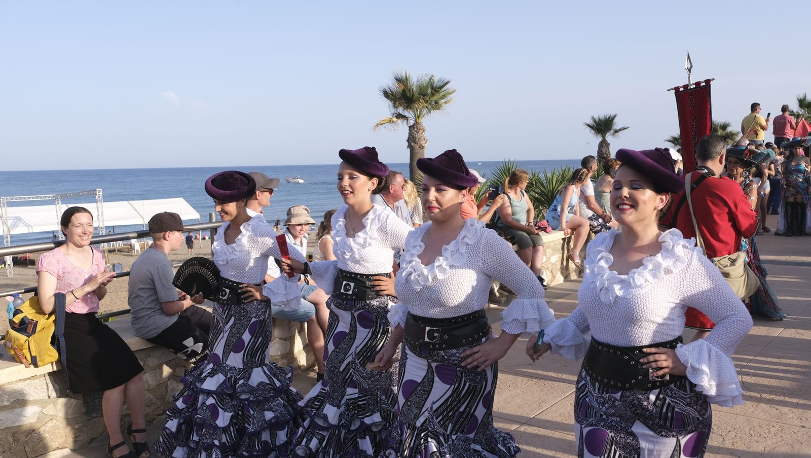 Imágenes de la carrera de cintas a caballo en las Fiestas de Moros y Cristianos de Mojácar