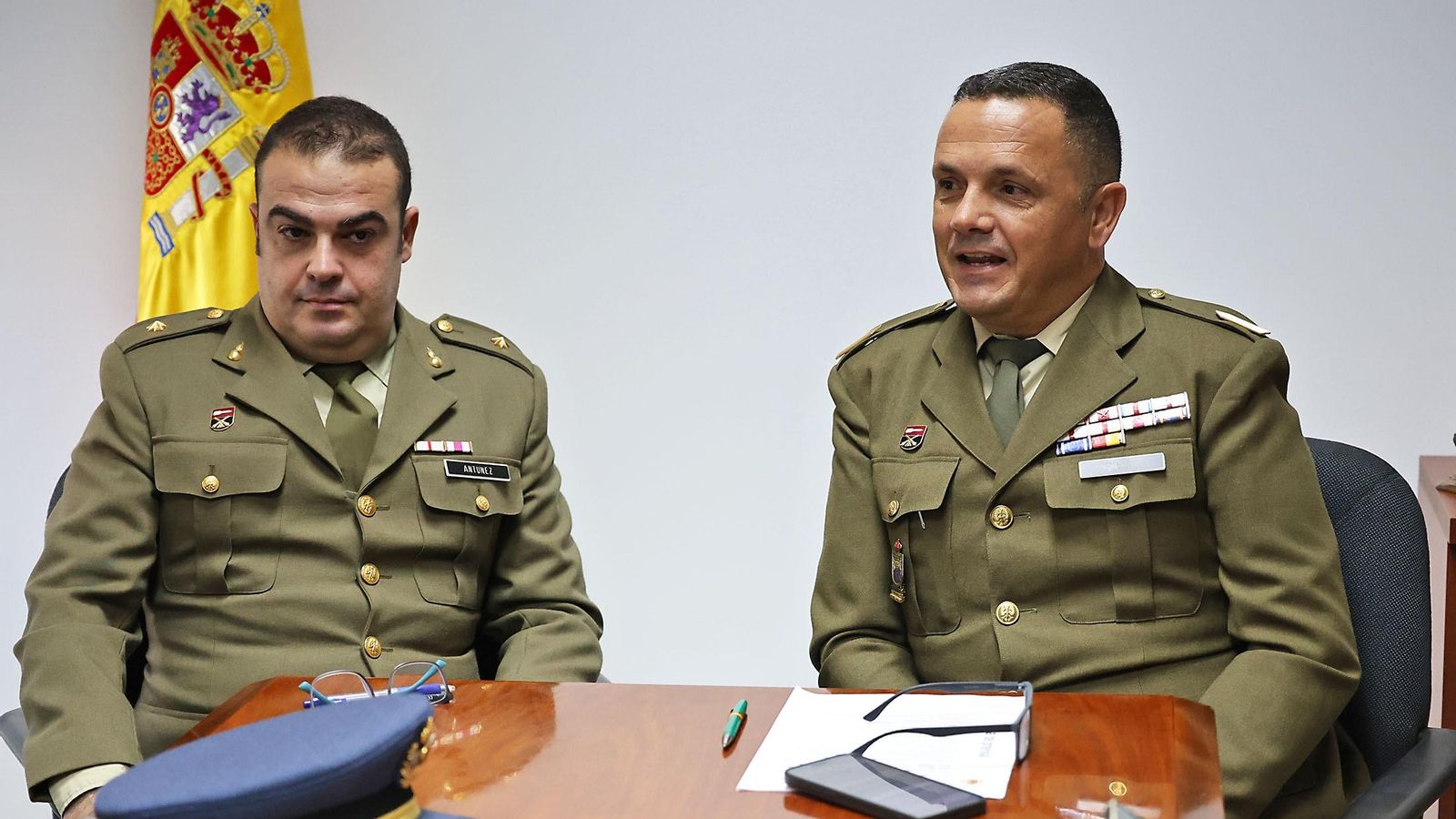 José Carlos Rodríguez, jefe de la Sección de Reclutamiento de la Subdelegación de Defensa en Huelva y Miguel Ángel Antúnez, comandante del Ejército de Tierra y jefe del Órgano de Apoyo en la Subdelegación.